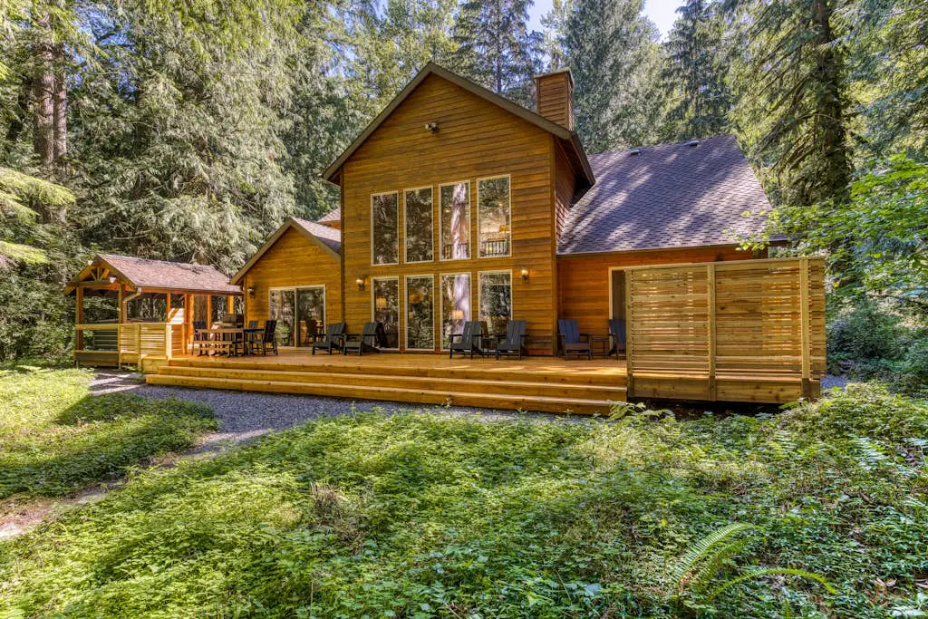 Salmon River Lodge
