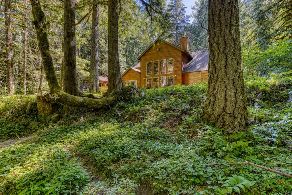 Salmon River Lodge