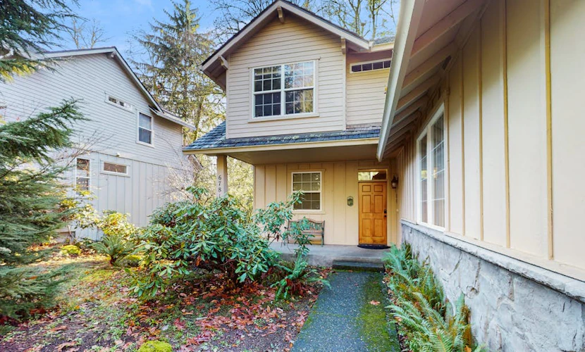 Mountain condo with pool tabl & private hot tub - great for golfers, skiers & hikers