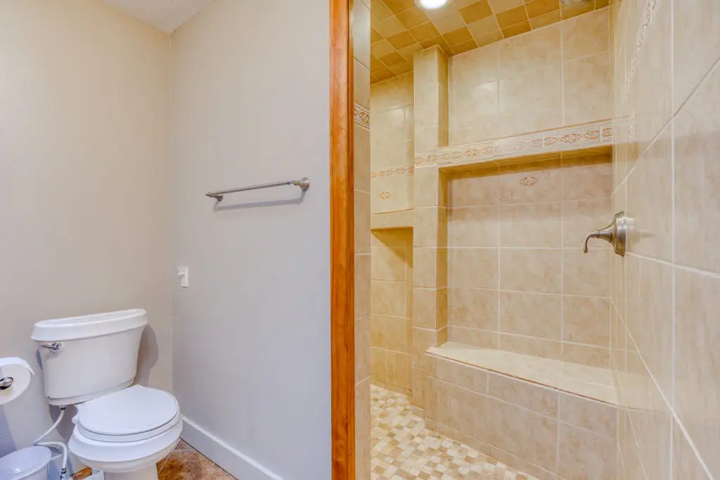 Expansive golf-view getaway with private hot tub, pool, fast WiFi & game room