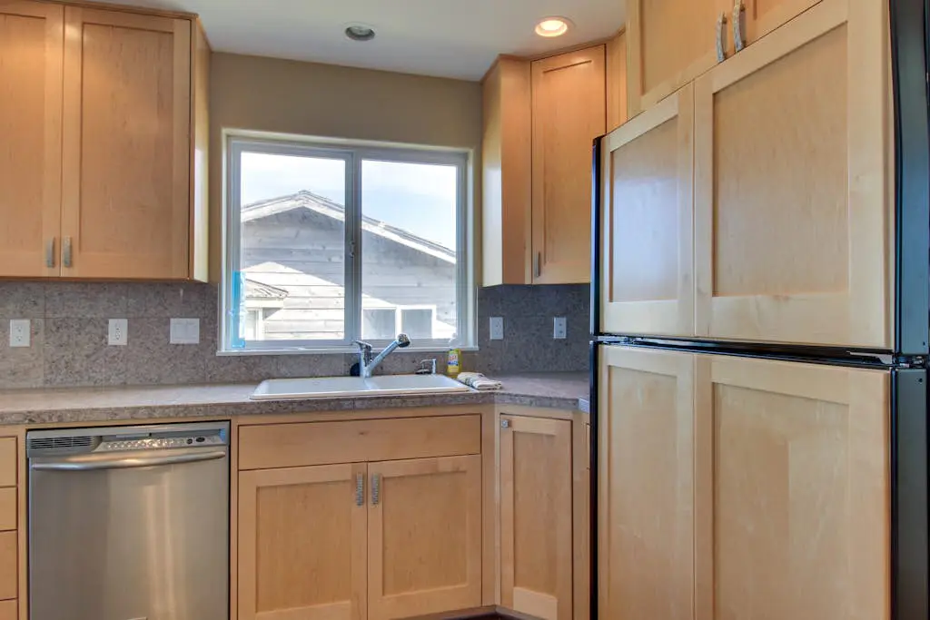 Oceanfront Home with Bay Views, Free WiFi, Gas Grill & Gas Fireplace