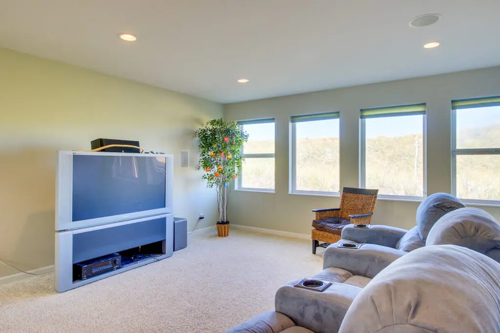 Oceanfront Home with Bay Views, Free WiFi, Gas Grill & Gas Fireplace
