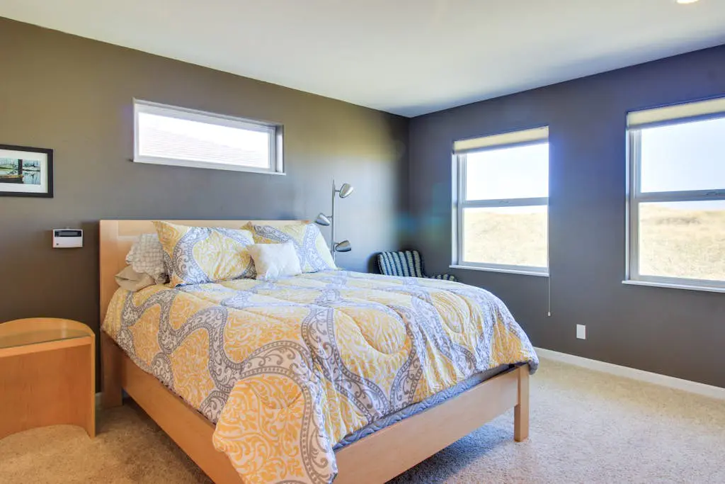 Oceanfront Home with Bay Views, Free WiFi, Gas Grill & Gas Fireplace