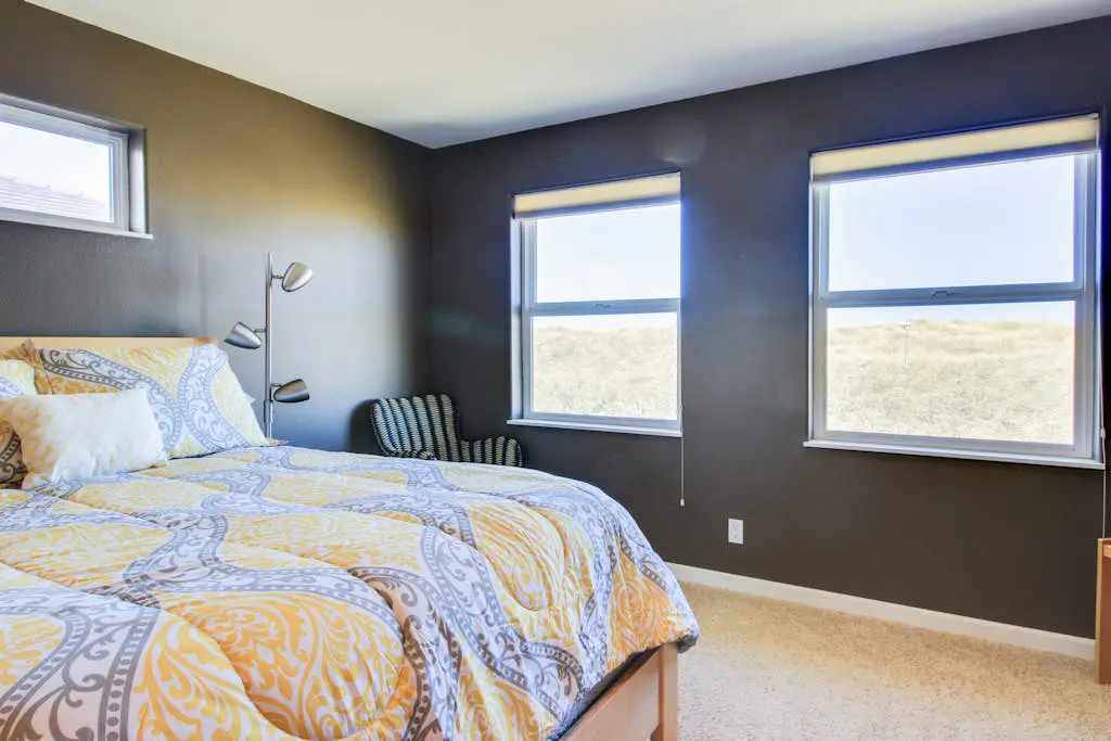 Oceanfront Home with Bay Views, Free WiFi, Gas Grill & Gas Fireplace
