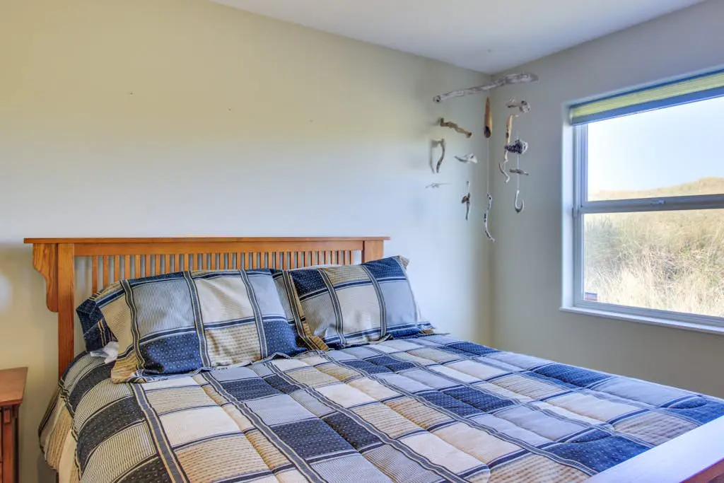 Oceanfront Home with Bay Views, Free WiFi, Gas Grill & Gas Fireplace