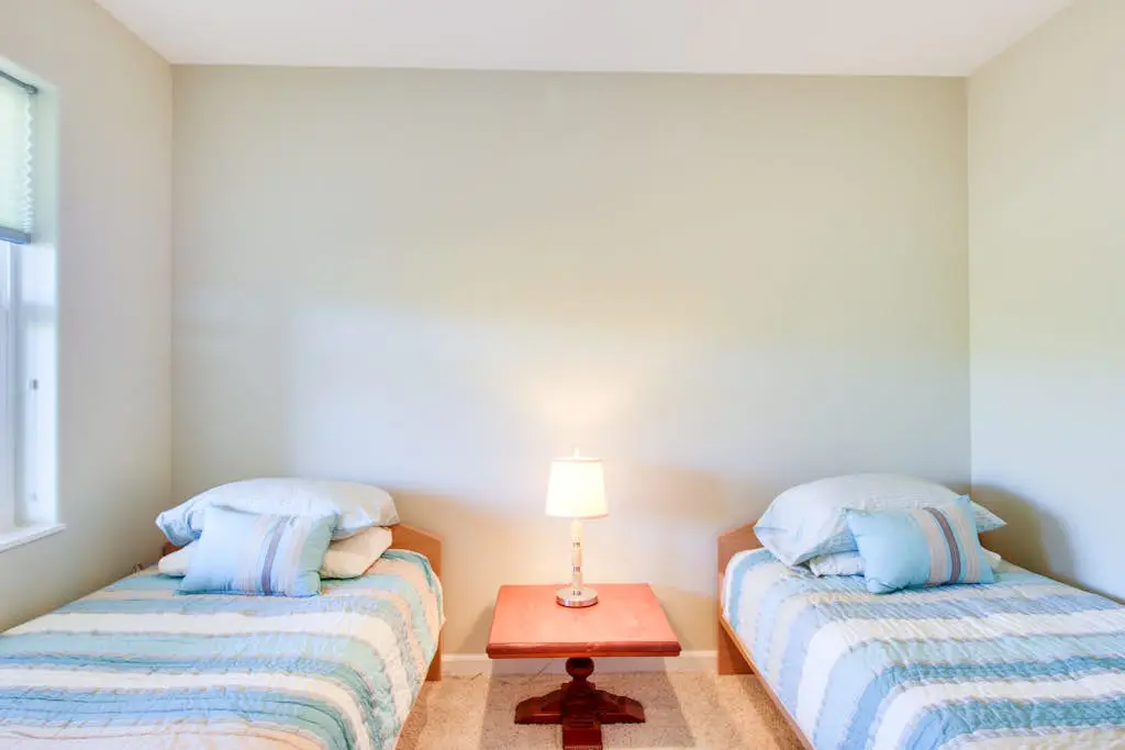 Oceanfront Home with Bay Views, Free WiFi, Gas Grill & Gas Fireplace