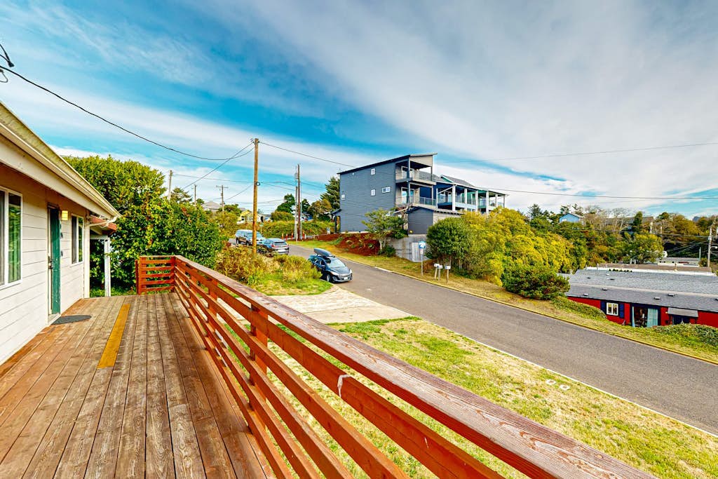 Dog-friendly duplex in the Heart of Nye beach near the beach & downtown