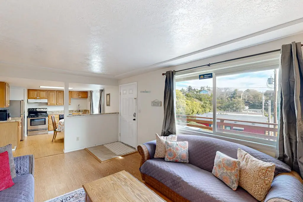 Dog-friendly duplex in the Heart of Nye beach near the beach & downtown