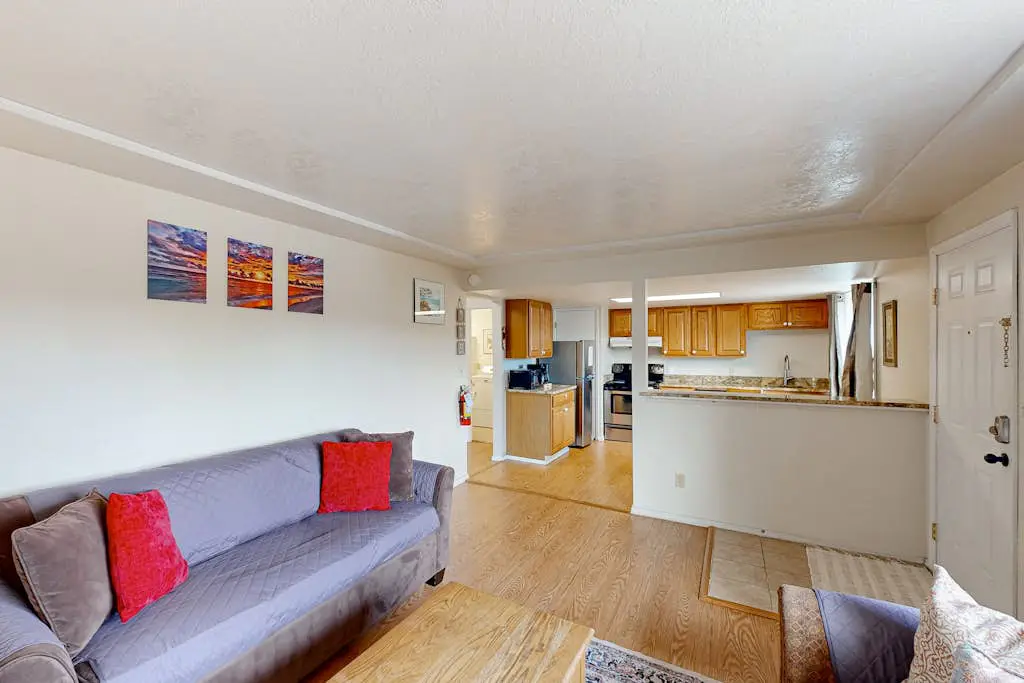 Dog-friendly duplex in the Heart of Nye beach near the beach & downtown