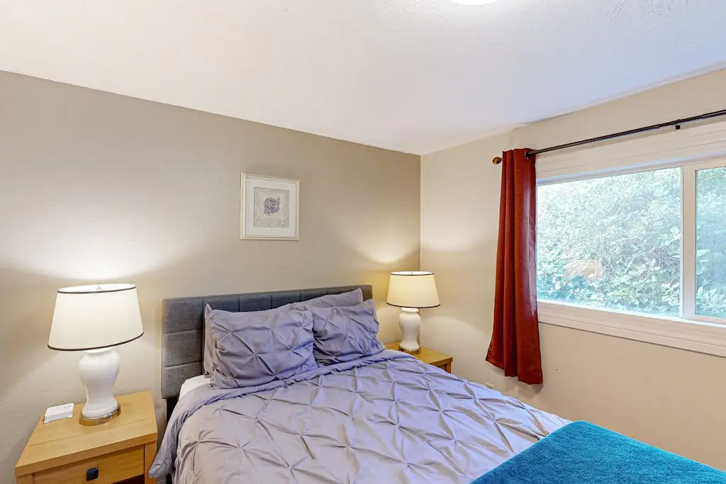 Dog-friendly duplex in the Heart of Nye beach near the beach & downtown