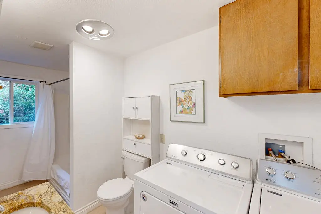 Dog-friendly duplex in the Heart of Nye beach near the beach & downtown