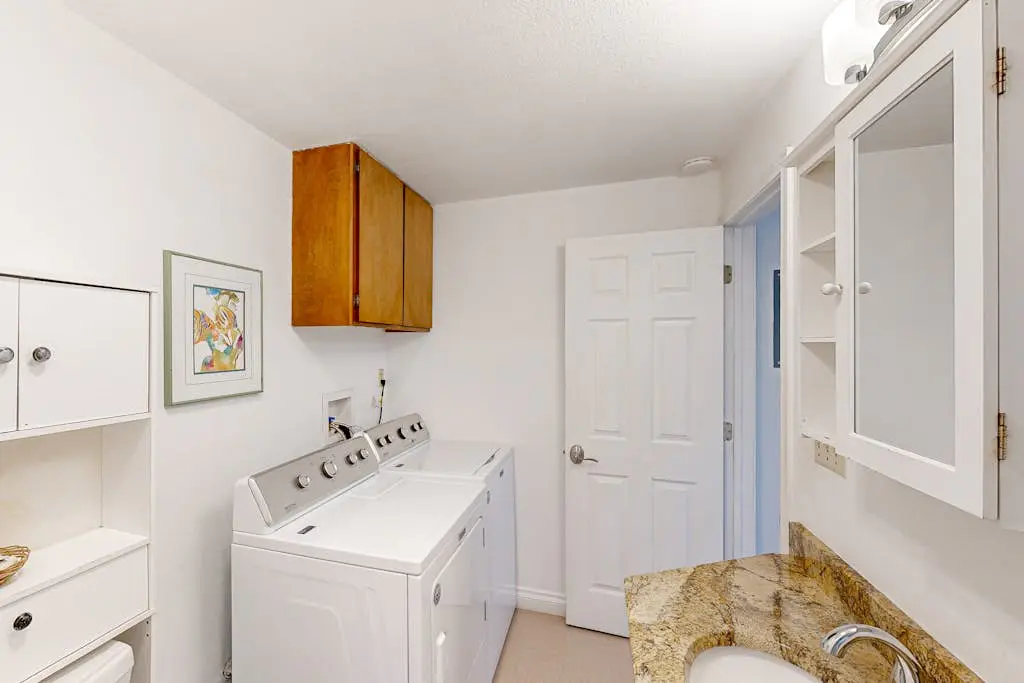 Dog-friendly duplex in the Heart of Nye beach near the beach & downtown
