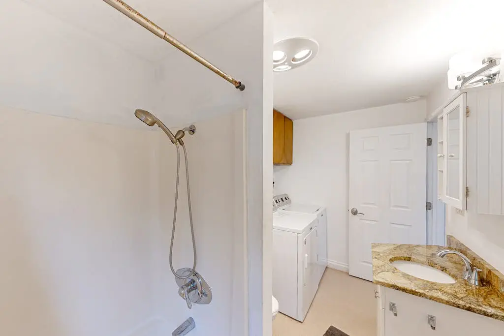 Dog-friendly duplex in the Heart of Nye beach near the beach & downtown