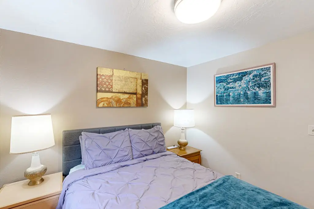 Dog-friendly duplex in the Heart of Nye beach near the beach & downtown