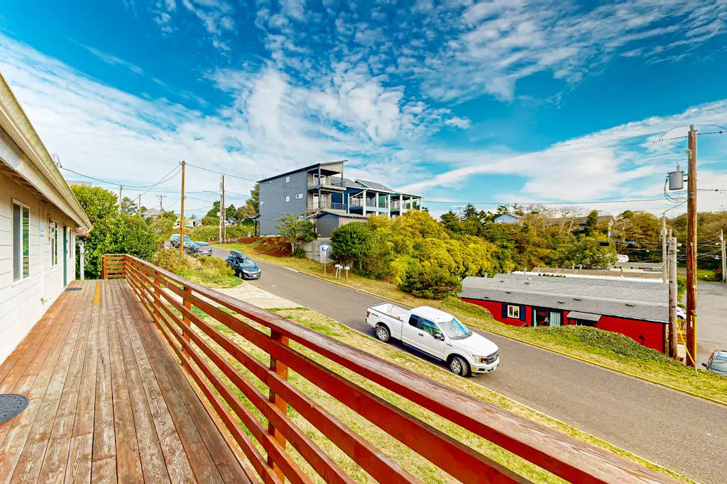 Dog-friendly duplex in the Heart of Nye beach near the beach & downtown