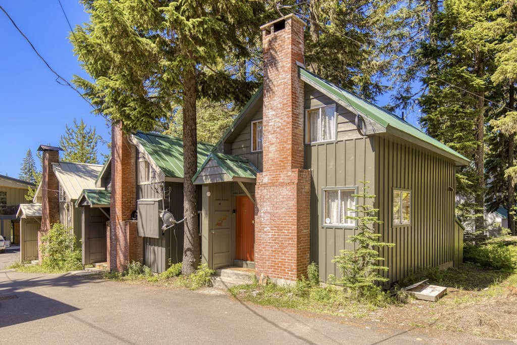 Cozy & comfortable mountain cabin with great Government Camp location