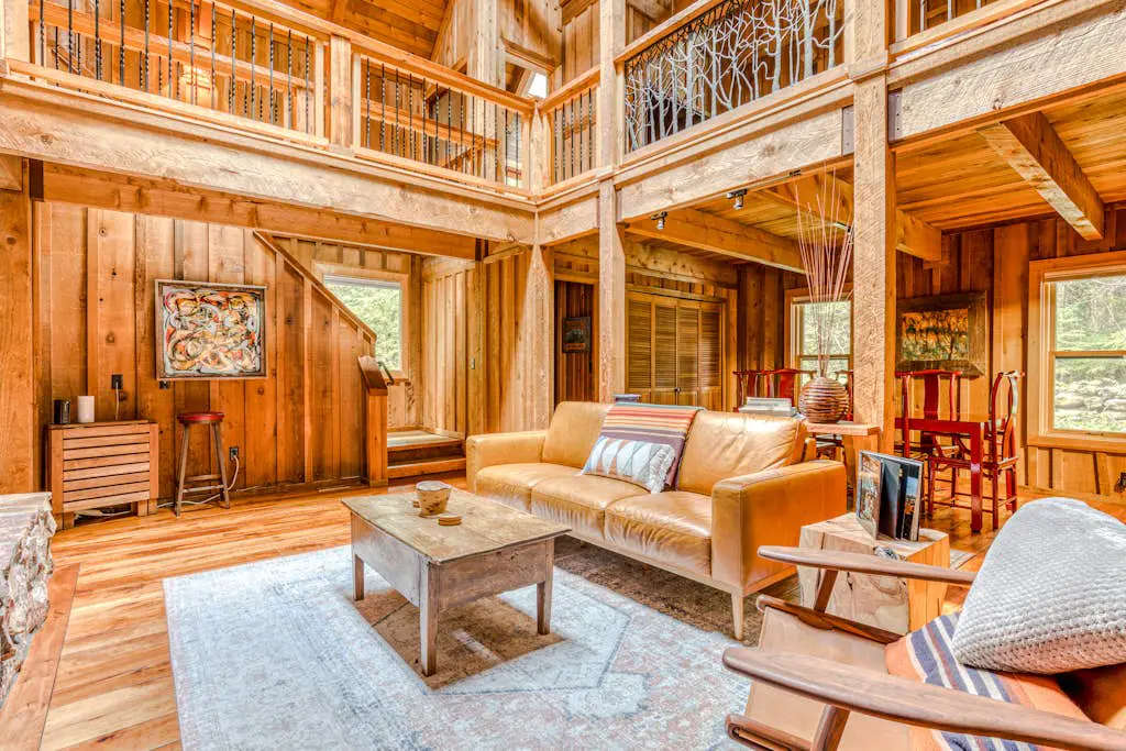 Luxe compound with private sauna, hot tub, rec house & fireplace