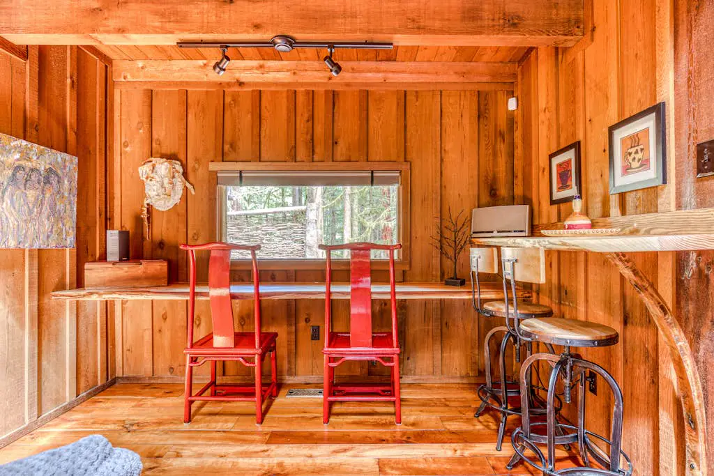 Luxe compound with private sauna, hot tub, rec house & fireplace