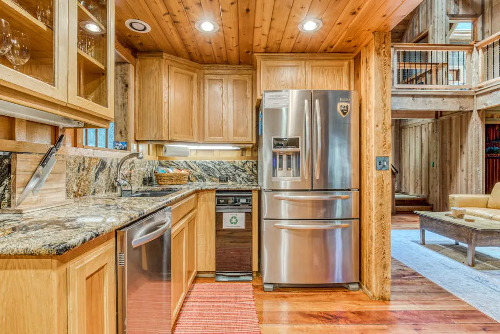 Luxe compound with private sauna, hot tub, rec house & fireplace