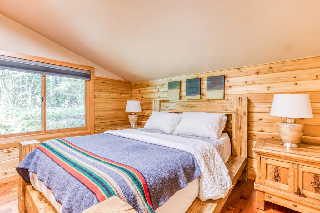 Luxe compound with private sauna, hot tub, rec house & fireplace