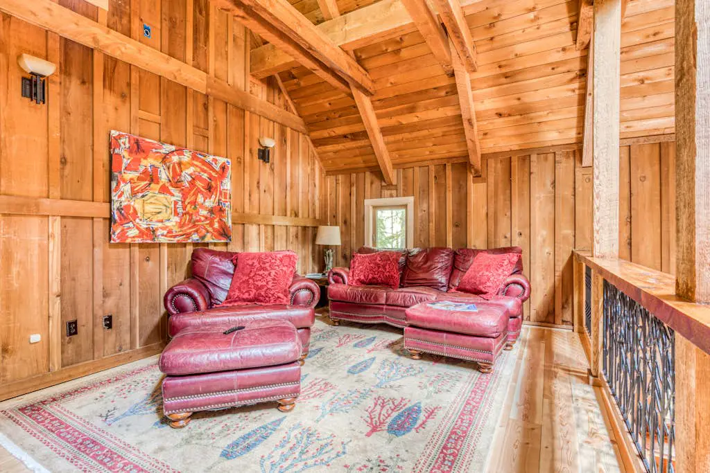 Luxe compound with private sauna, hot tub, rec house & fireplace