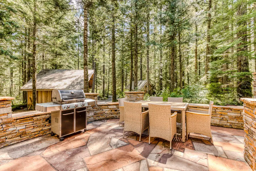 Luxe compound with private sauna, hot tub, rec house & fireplace