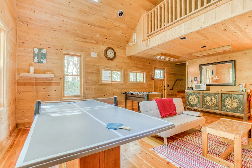 Luxe compound with private sauna, hot tub, rec house & fireplace