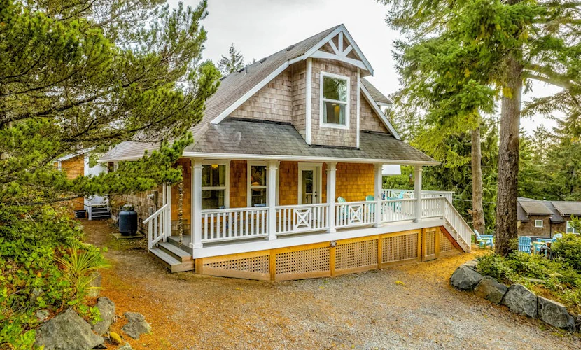 Classic, dog-friendly beach house with vast outdoor living, hot tub & firepit