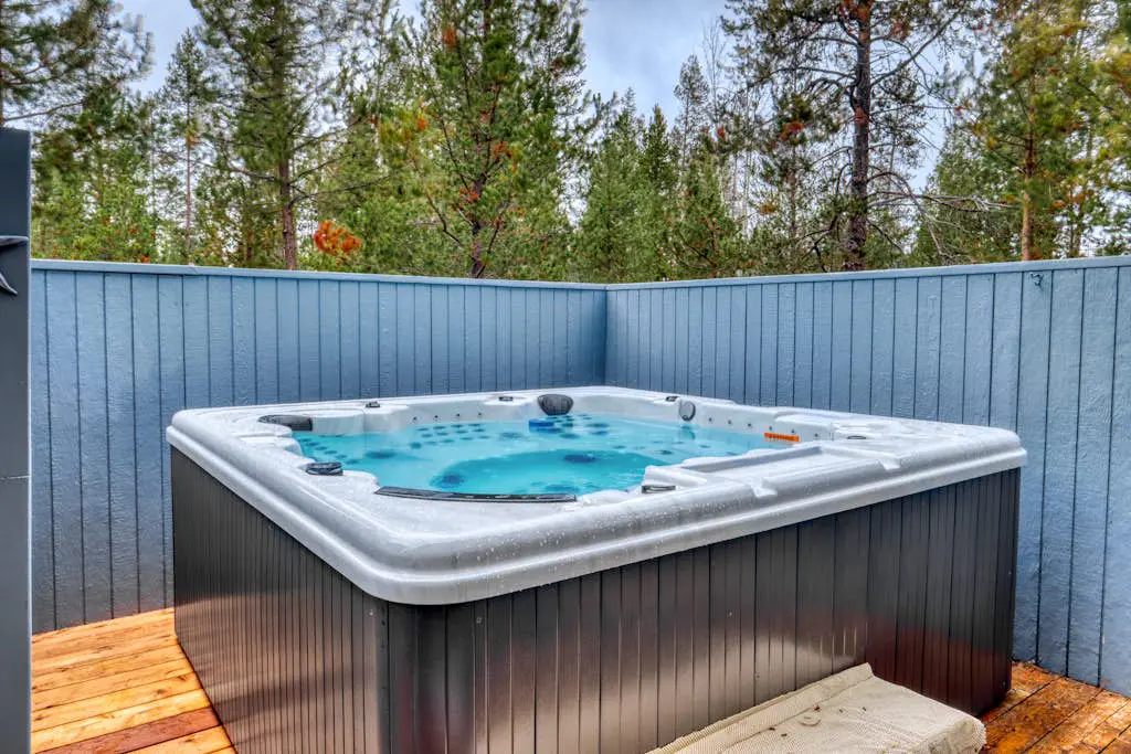 Sweet Sunriver Home with Private Hot Tub, Outdoor Space & Eight SHARC Passes