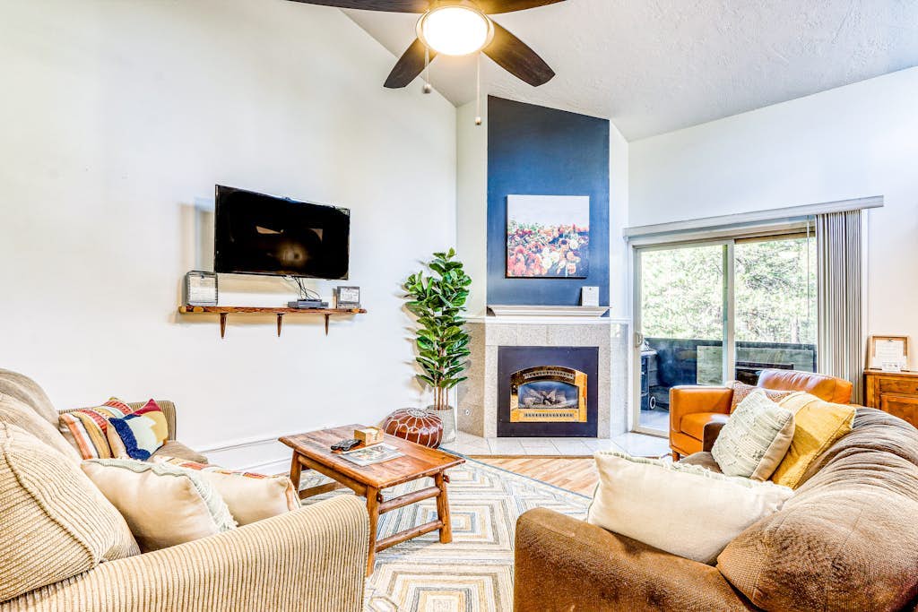 Dog-Friendly Condo Steps from the Village with Balcony, WiFi & Gas Fireplace