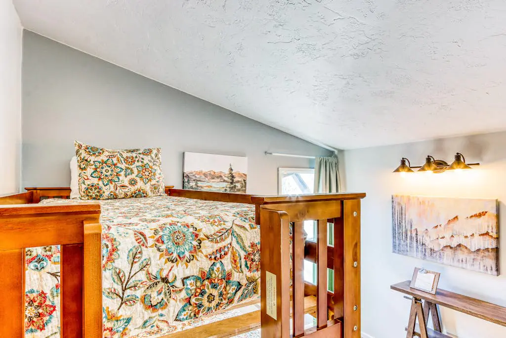 Dog-Friendly Condo Steps from the Village with Balcony, WiFi & Gas Fireplace