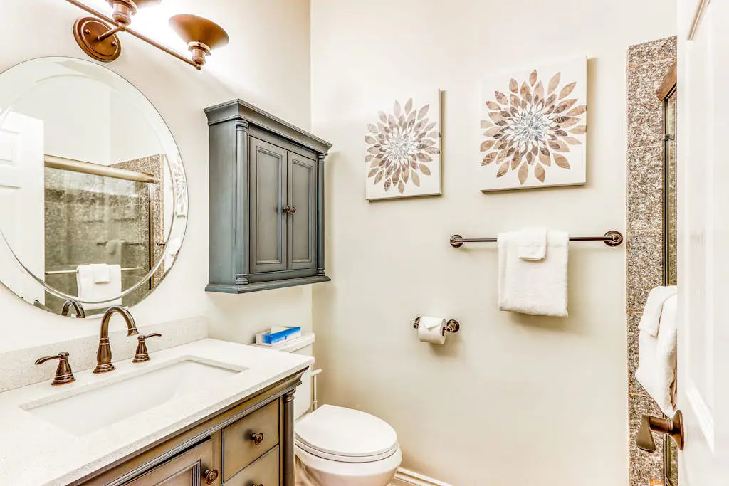 Dog-Friendly Condo Steps from the Village with Balcony, WiFi & Gas Fireplace