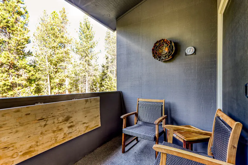 Dog-Friendly Condo Steps from the Village with Balcony, WiFi & Gas Fireplace