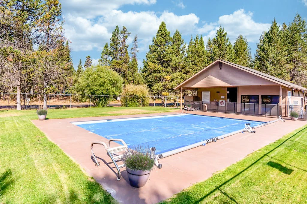 Lovely home near town with private hot tub, scenic deck, W&D, & chic decor