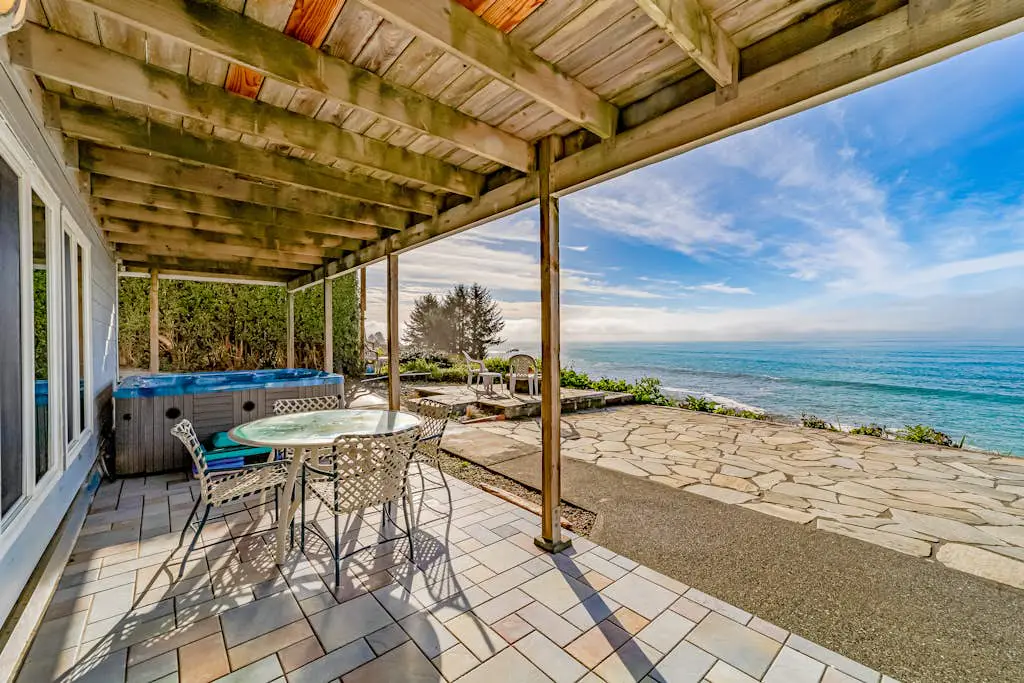 Brookings Oceanfront Estate