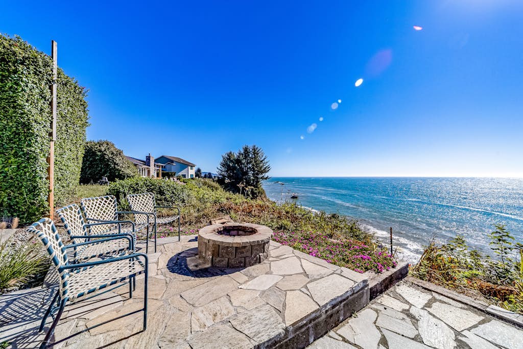 Brookings Oceanfront Estate