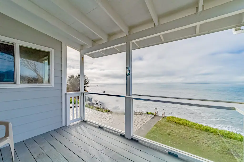 Brookings Oceanfront Estate