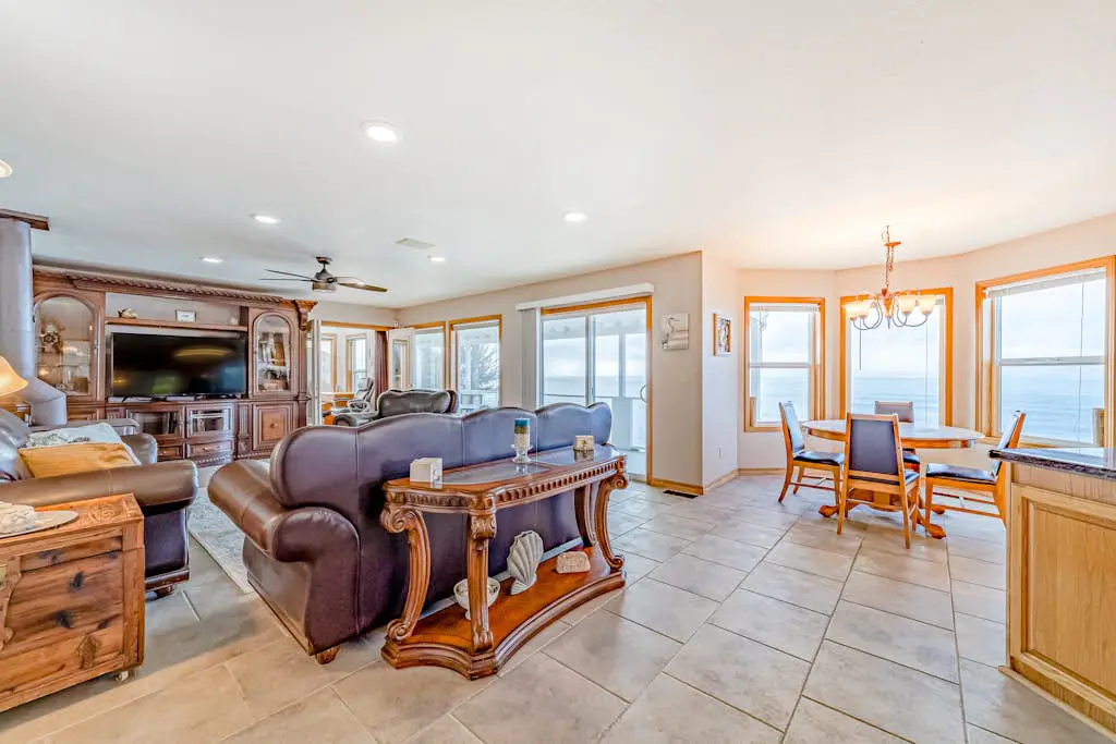 Brookings Oceanfront Estate