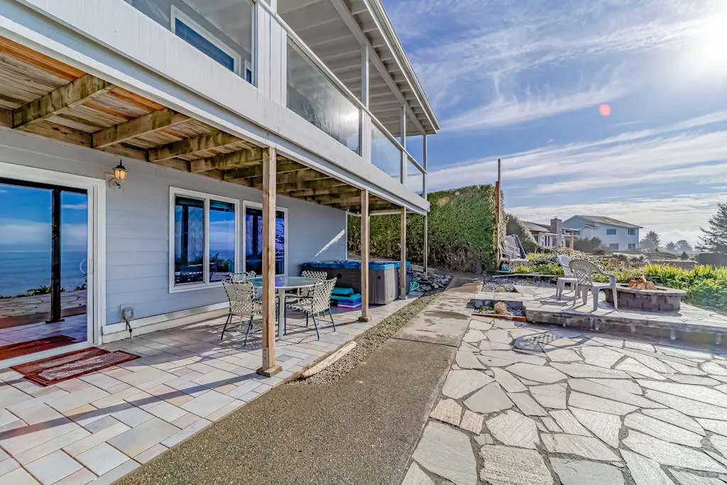 Brookings Oceanfront Estate