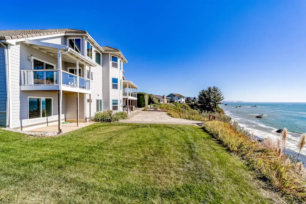 Brookings Oceanfront Estate