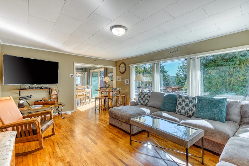 Delightful home near the beach with private deck, firepit