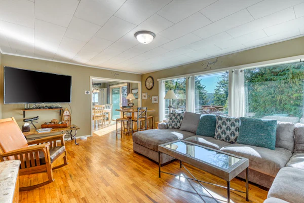 Delightful home near the beach with private deck, firepit