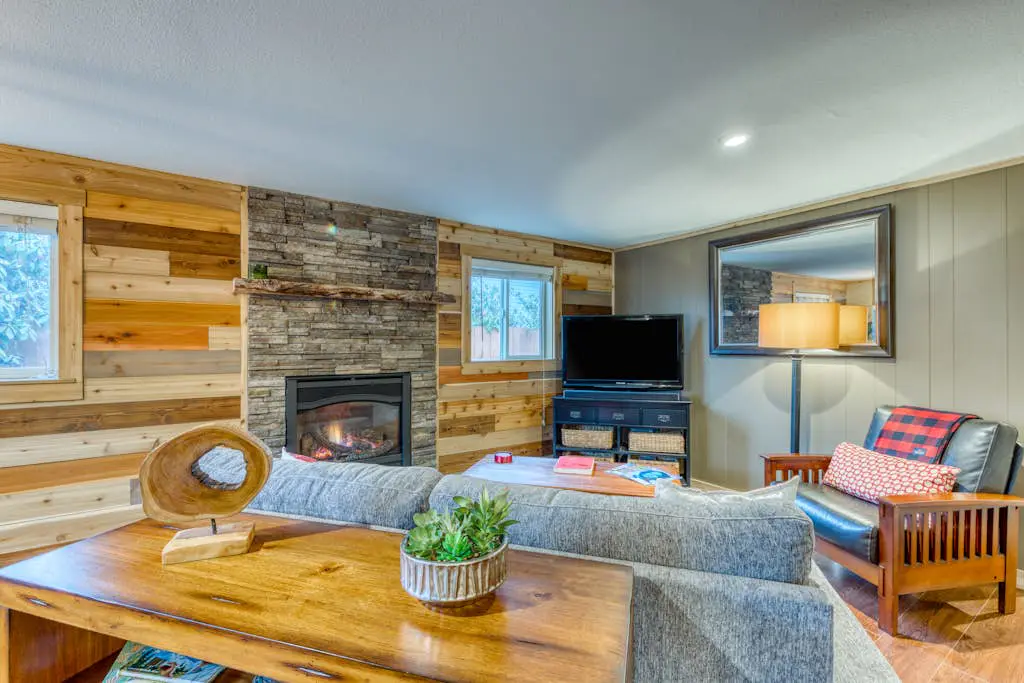 Remodeled, dog-friendly Willamette Valley home with large fenced yard