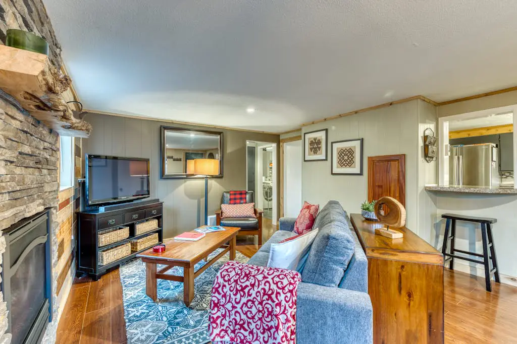 Remodeled, dog-friendly Willamette Valley home with large fenced yard