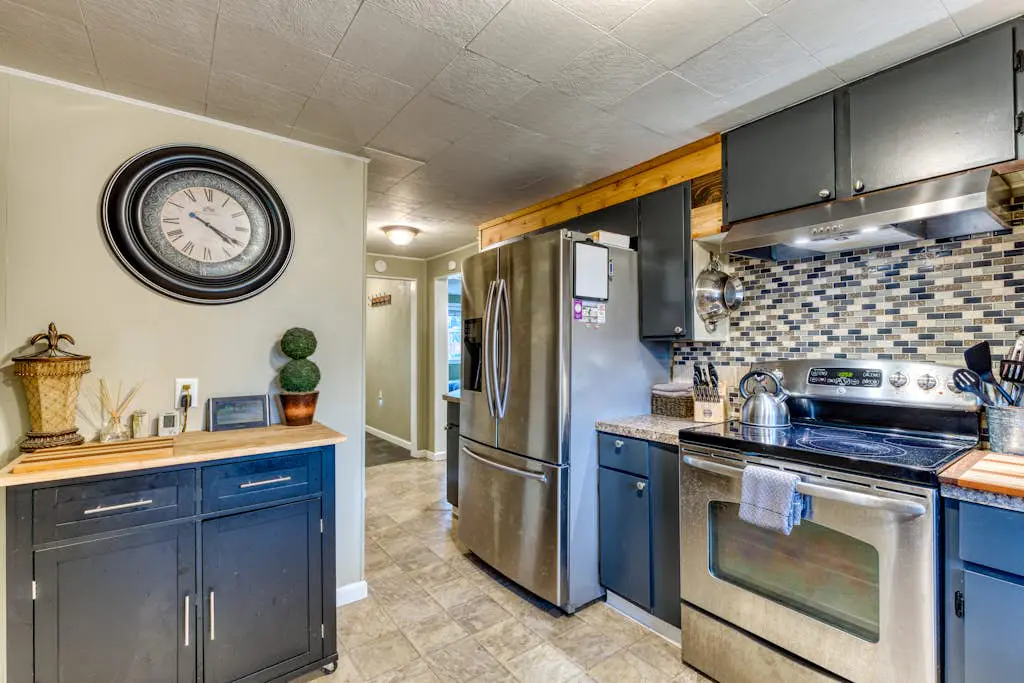 Remodeled, dog-friendly Willamette Valley home with large fenced yard