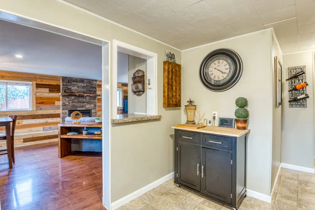 Remodeled, dog-friendly Willamette Valley home with large fenced yard