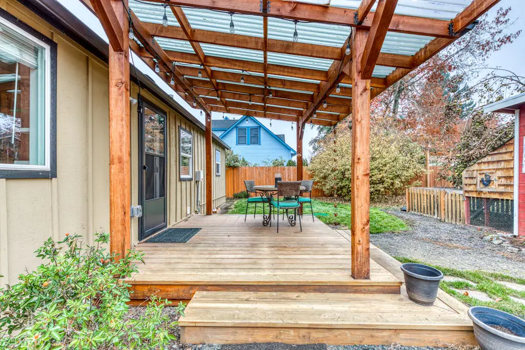Remodeled, dog-friendly Willamette Valley home with large fenced yard