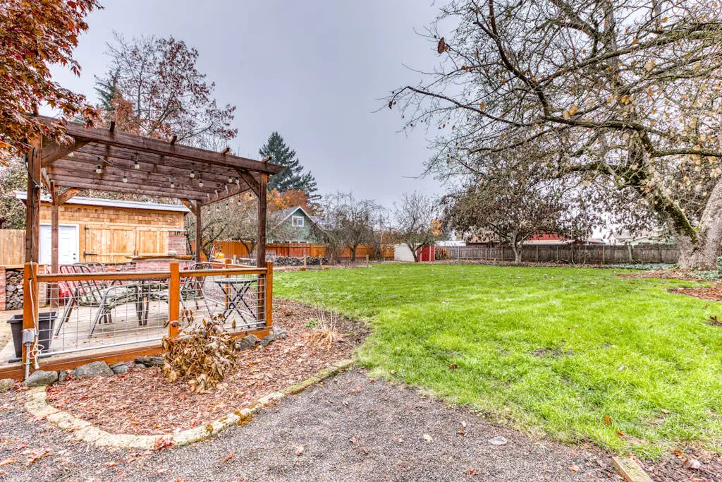 Remodeled, dog-friendly Willamette Valley home with large fenced yard