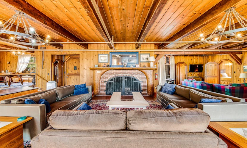 Dog-Friendly Home with Sea Views on Little Beach and Half-Mile to the Ocean