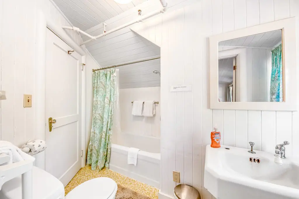Dog-Friendly Home with Sea Views on Little Beach and Half-Mile to the Ocean